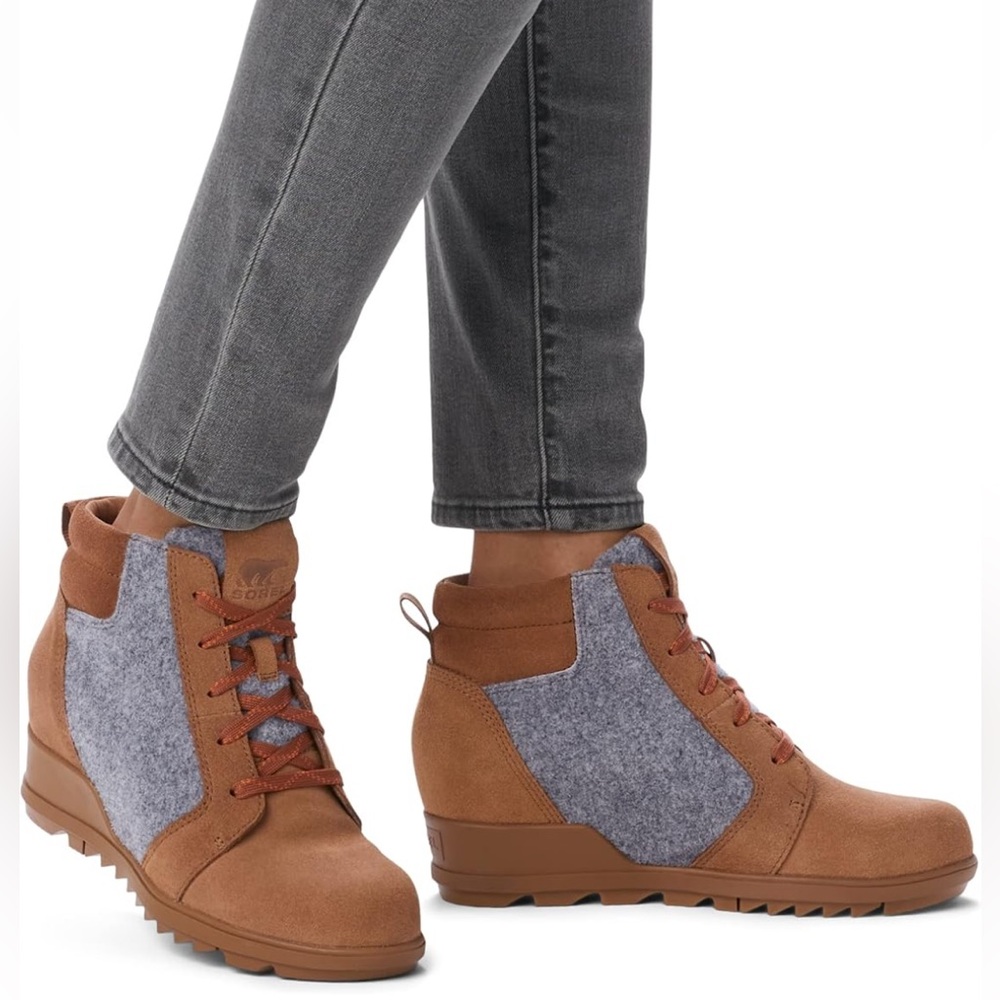 Sorel Evie Wedge Ankle Bootie Lace Waterproof
Velvet Tan Suede Gray Size 10